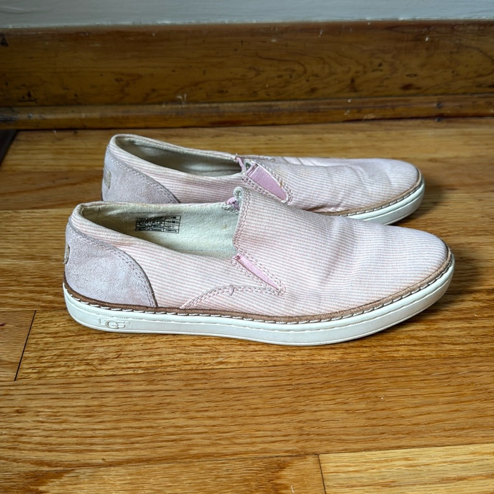 UGG - Women’s Slip On sneaker - Size 5